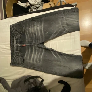 Dsquared jeans  - Ett par dsquare jeans| öppen för byten | Diskutbar pris |