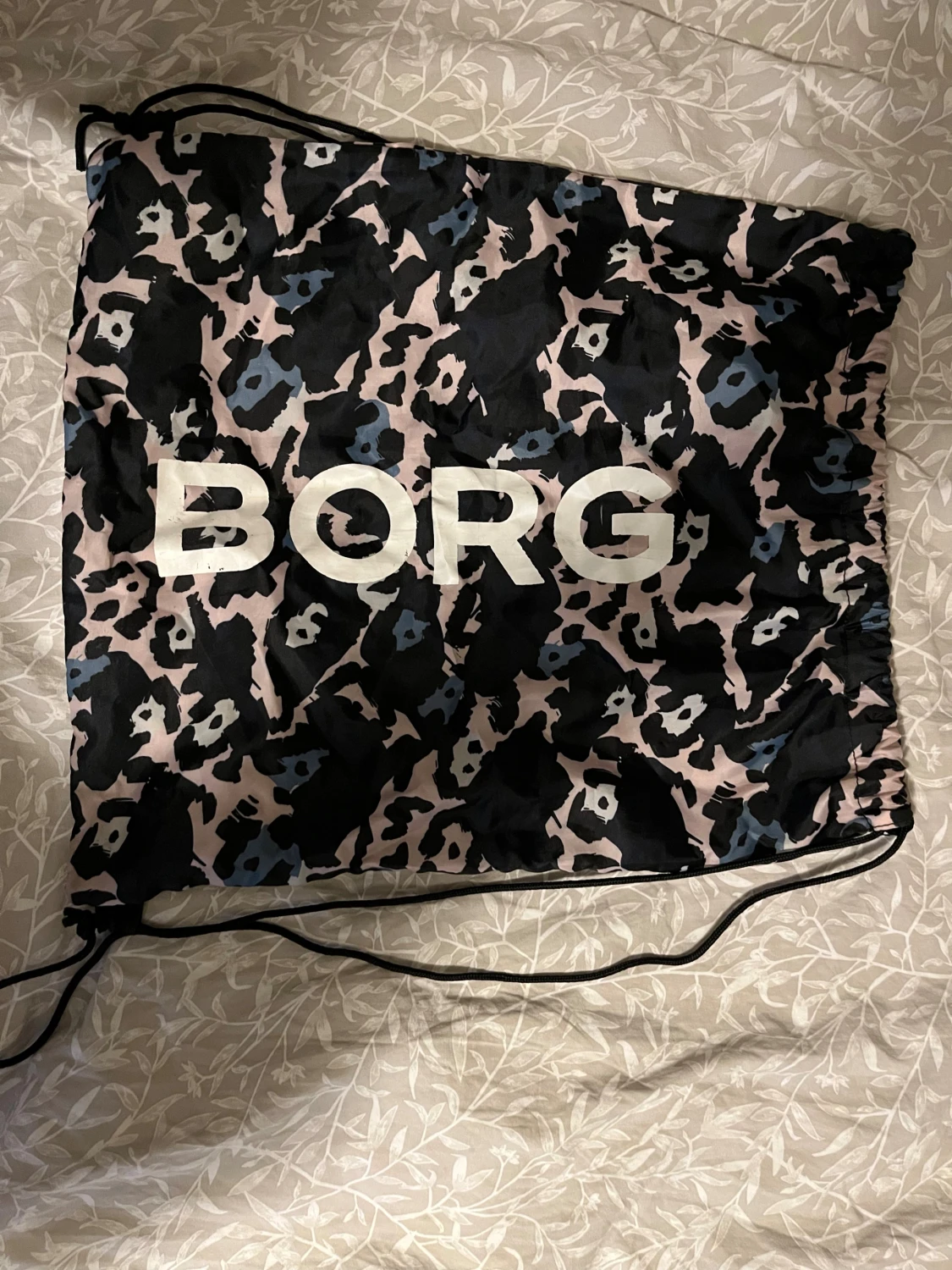 Mönstrad gympapåse från BORG