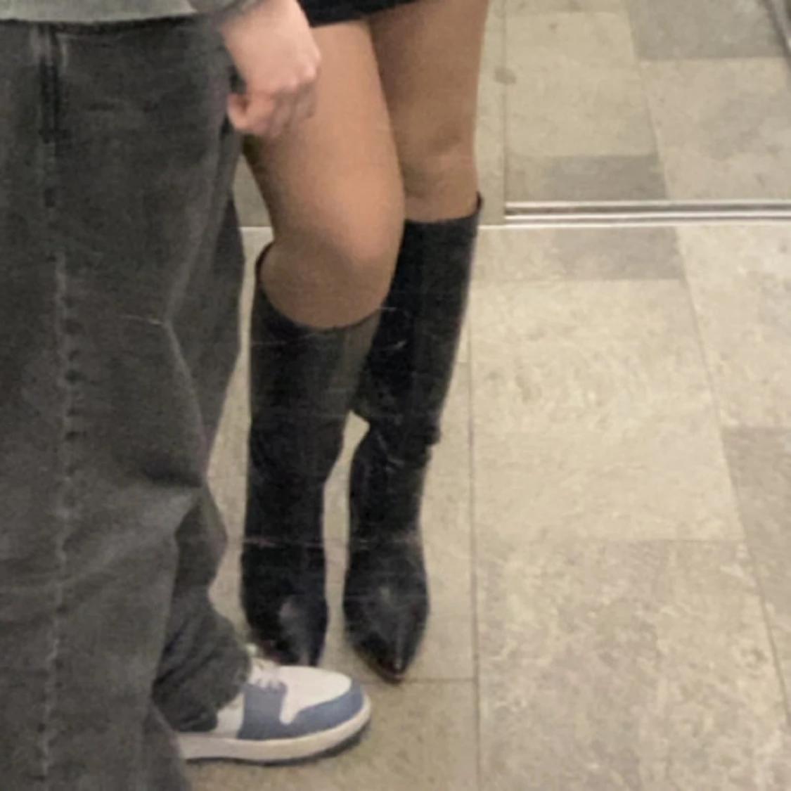 Svarta stövletter med hög klack - 1