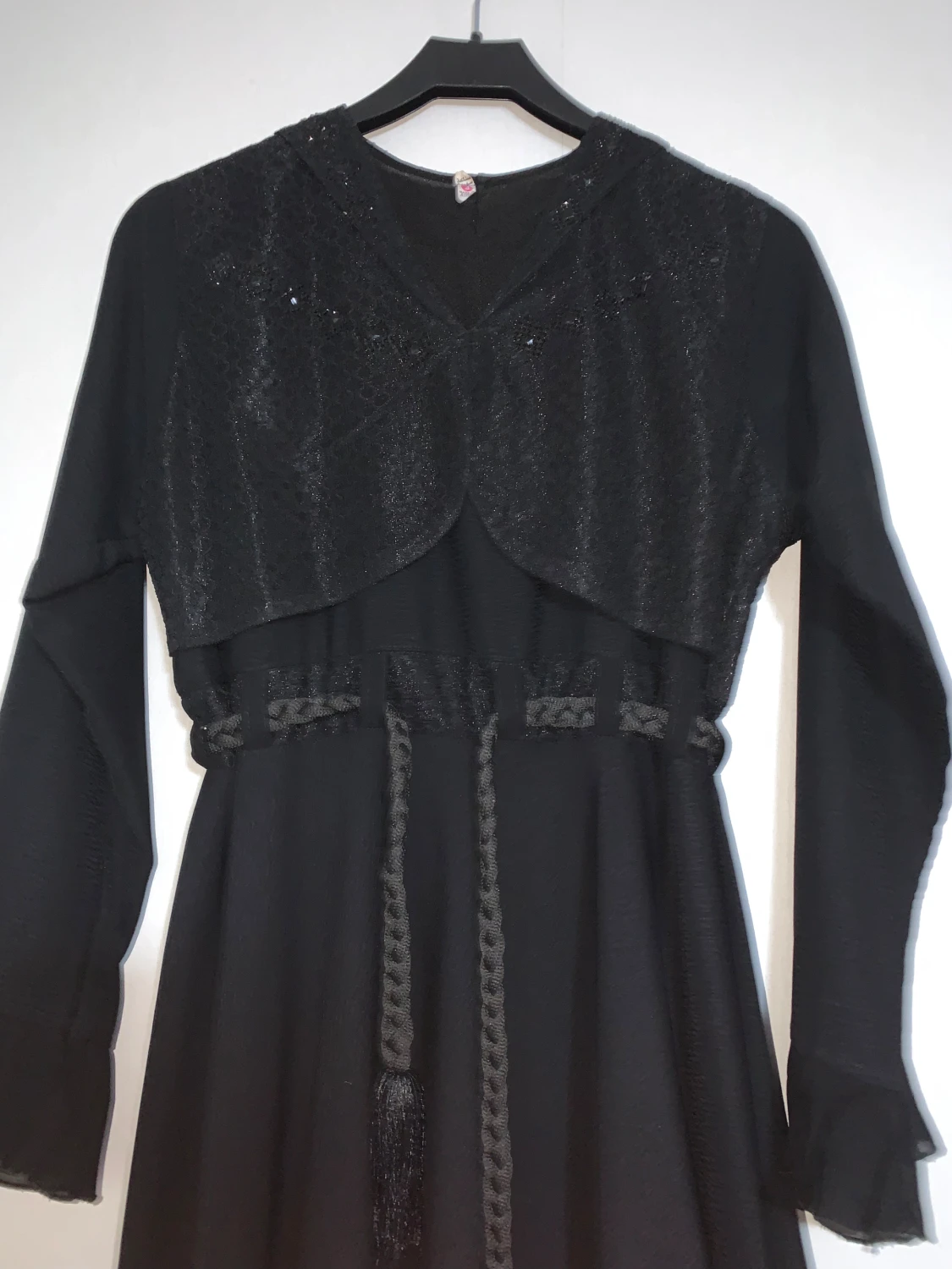 Svart långklänning med snörning - 2