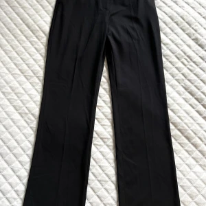 Kostymbyxor midwaist  - Fint skick! Använda någon fåtal gång bara!🩷Innerbenslängd: 75cm 