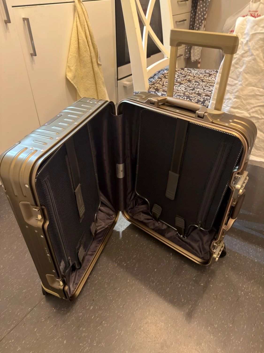Olivgrön resväska från Rimowa - 5