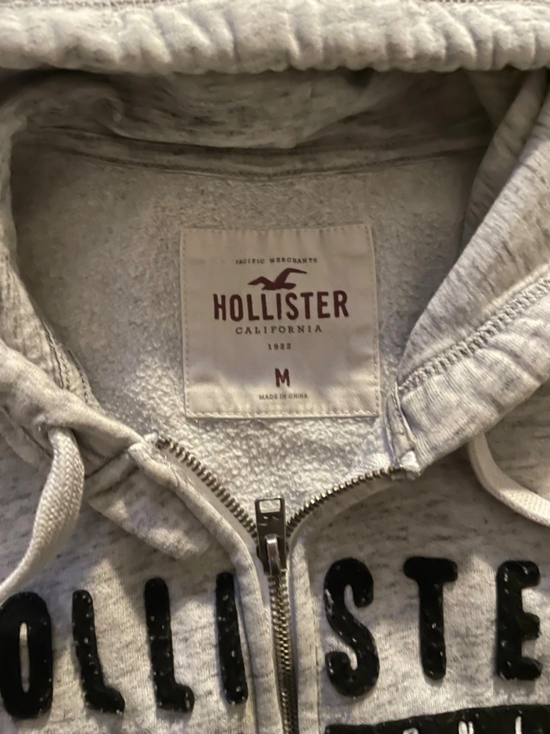 Grå zip-hoodie från Hollister - 1