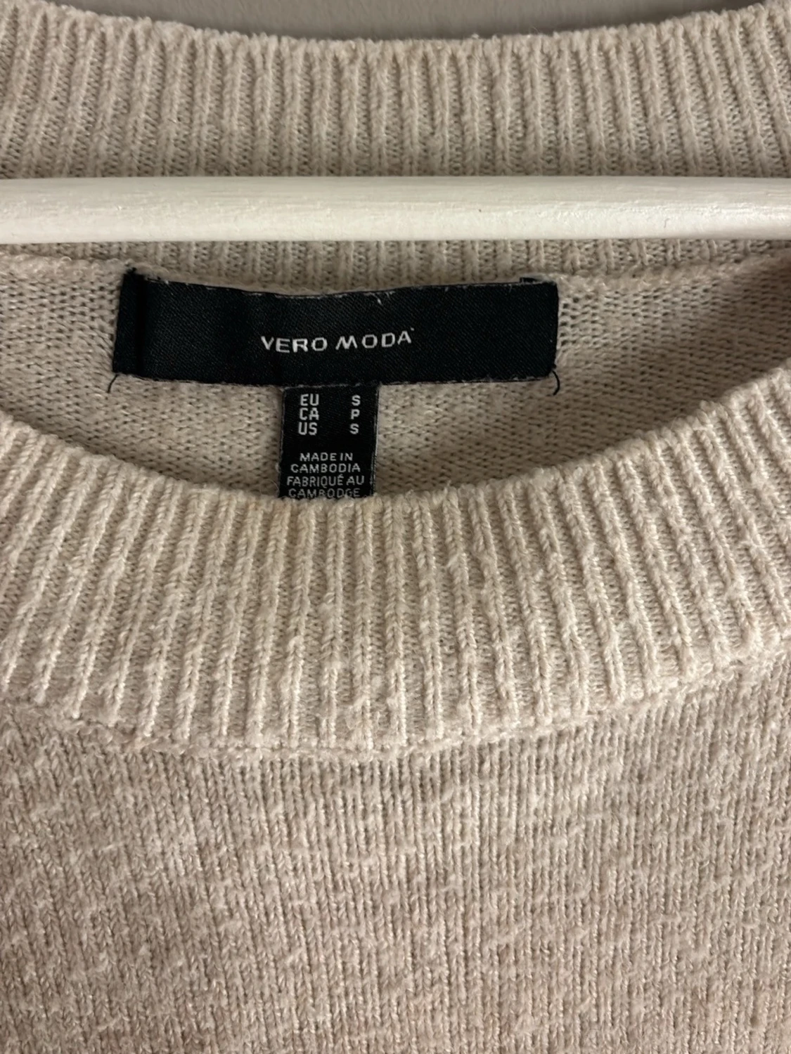 Beige stickad tröja från Weekday - 1