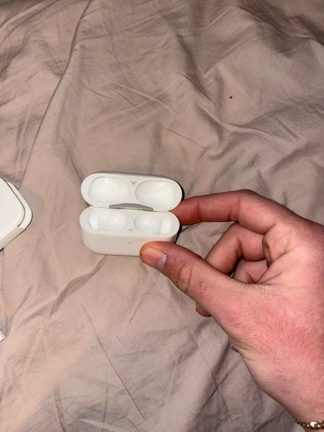 Apple AirPods Pro 2nd (USB-C) - 4