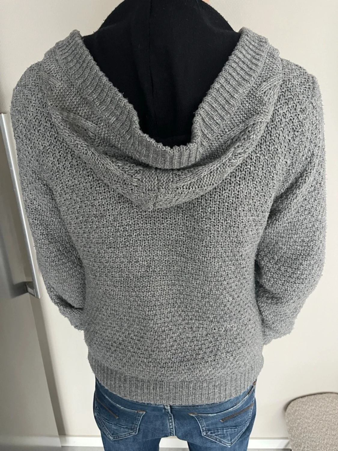 Grå stickad cardigan  - 1