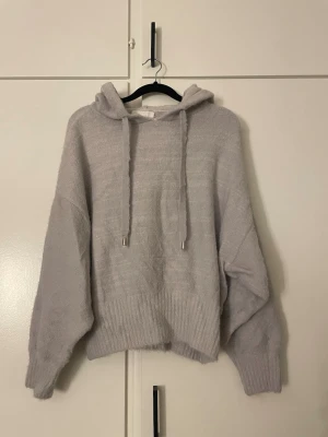 Ljusgrå fluffig hoodie hm - Inga defekter 