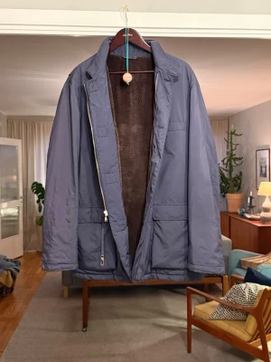 Loro Piana Roadster Bäver foder - Loro Piana Roadster med bäver foder. Retail 8000-10000€. Mer info och frågor svaras i dm vid seriöst intresse.