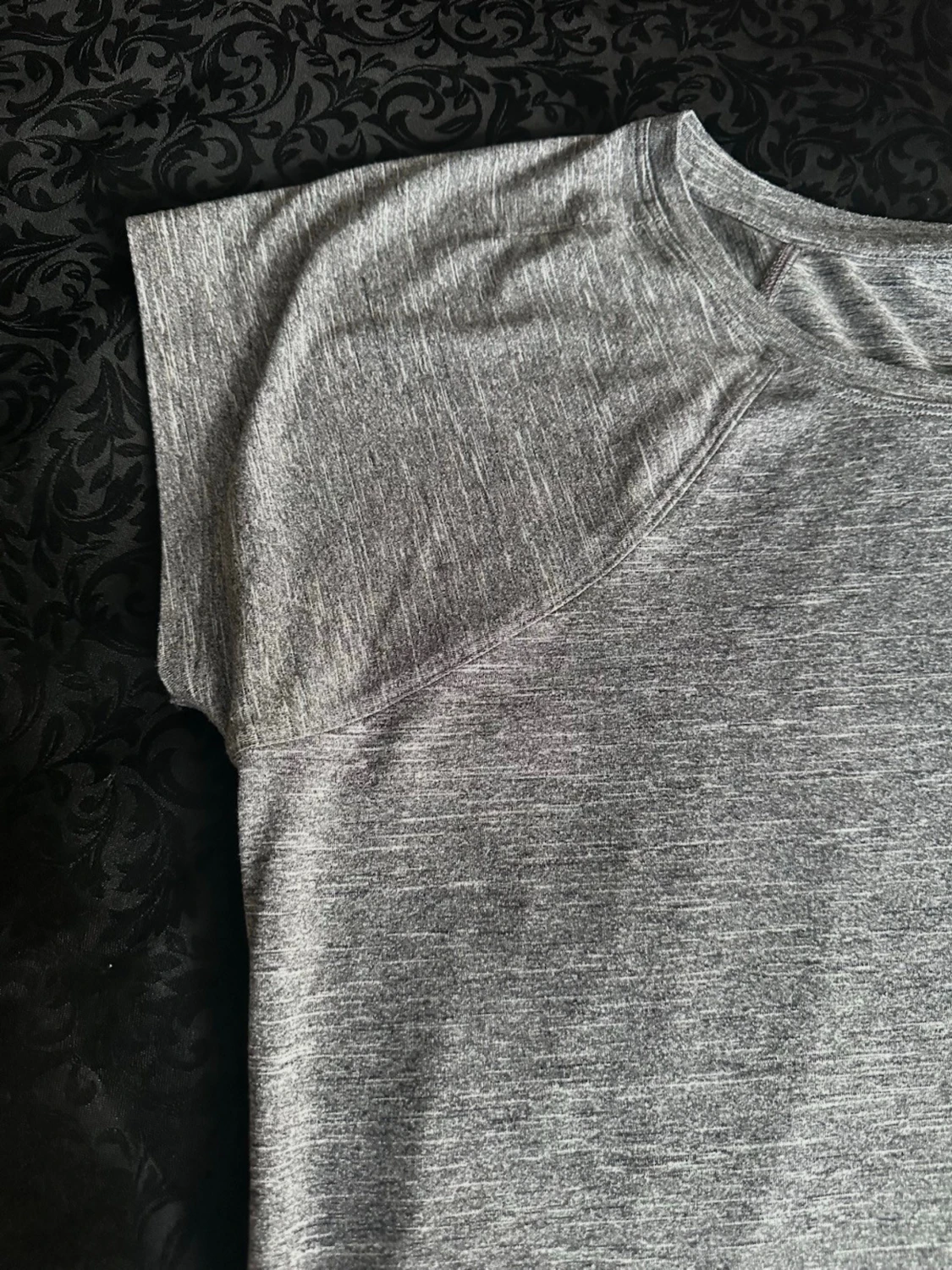 Grå kortärmad t-shirt - 1