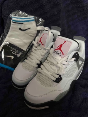 Jordan 4 sneakers - helt nya och oanvända, 1:1