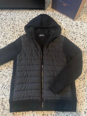 Fodrad Cardigan - Säljer denna fodrade cardigan från Primark | Den är i mycket bra skick | Storlek M | 