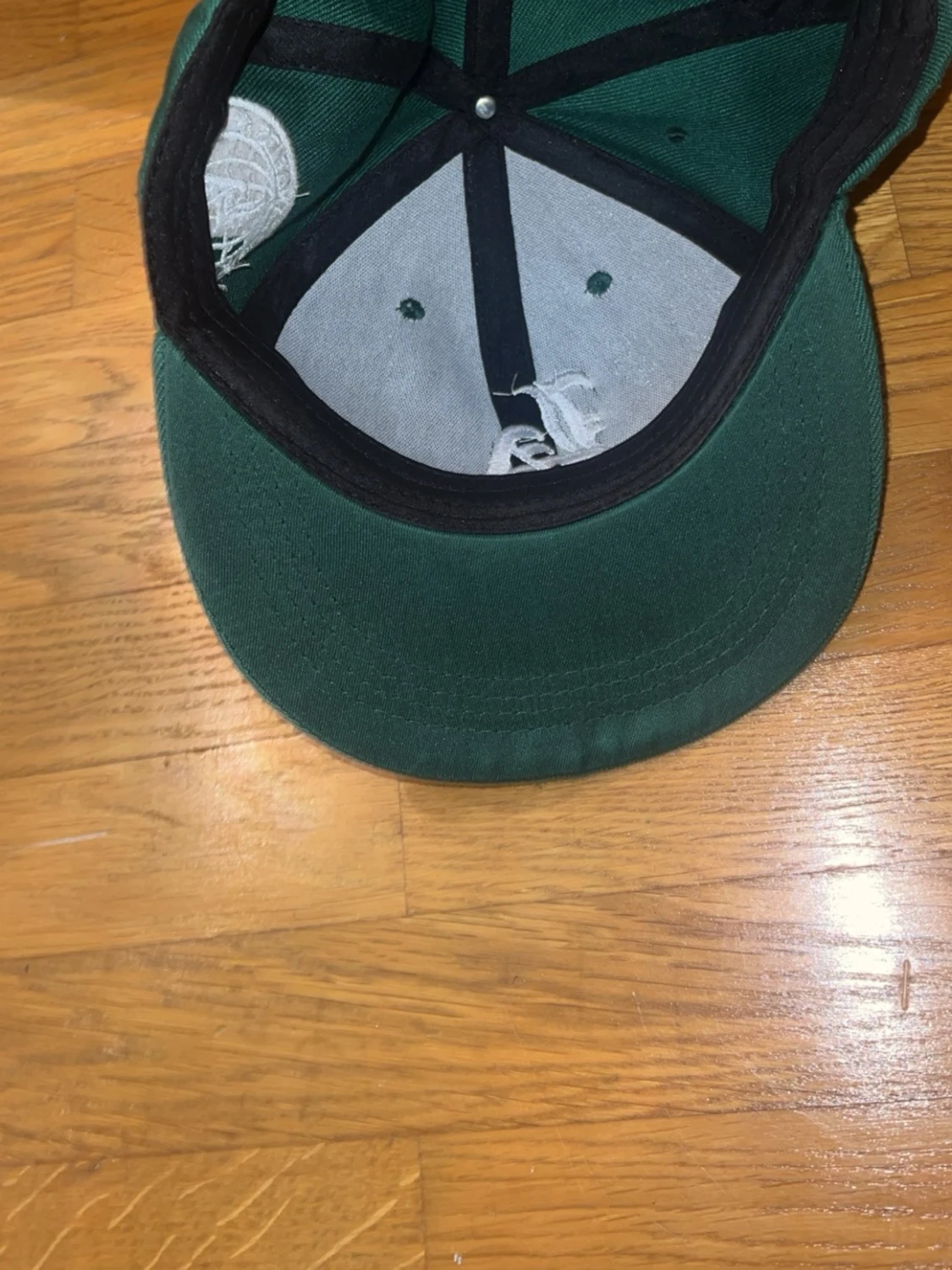 Grön LA keps med rak skärm - 1