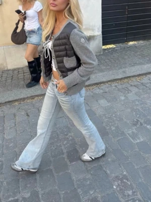 Cheap monday jeans - I storlek 25/30 tror ja