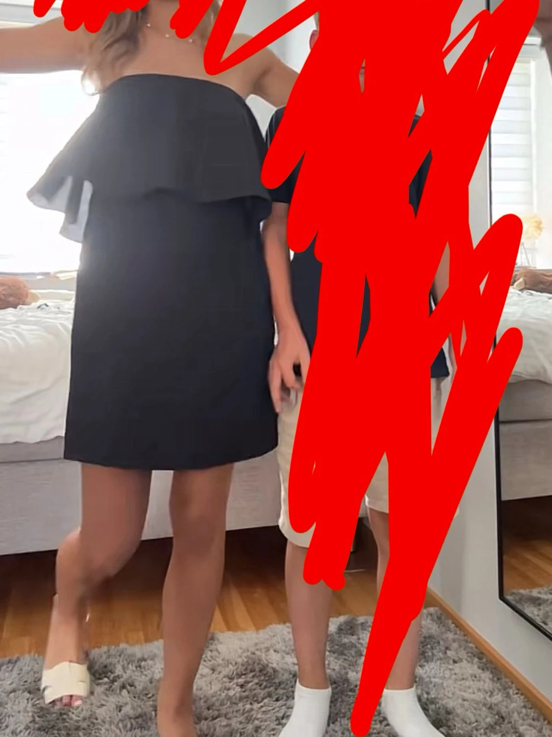 Svart axelbandslös klänning Mango - 2