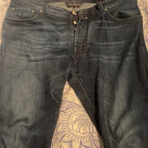 Jacob Cohen jeans  - Jeans från Jacob Cohen i storlek 33. 