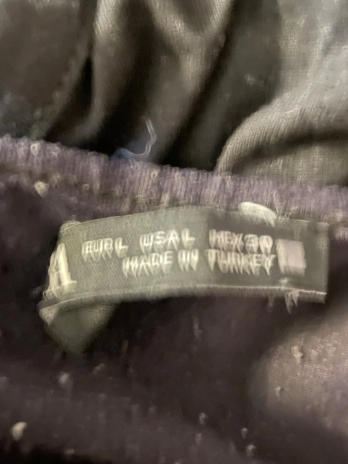 Svart linnetopp med smala axelband - 2