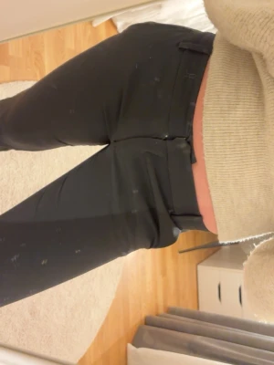 Kostymbyxor  - Skitsnygga kostymbyxor från bikbok, populära😊väldigt bra skick!!