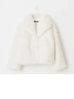 Svart pälsjacka från gina  - Jättefin pälsjacka i strl 158/164 men jag har S i vanliga fall och är 165 cm så inte förkort alls