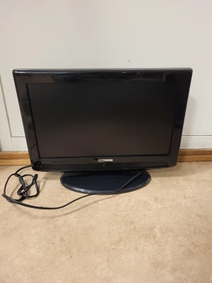 Tv / monitor - Small older TV that can be used as a monitor. Perfect for someone trying to save space. Last used everything worked. Small signs of wear, but nothing really to note. Total length 47.5 Total height 36 Screen hight 23 Screen width 41 Screen diagonal 46.5 Thickness 6 Foot length 30 Foot width 18  Bundle discounts: two items 10% off (automatic) three items 15% off, five items 20% off. Message me before purchasing 3+ items for discount.