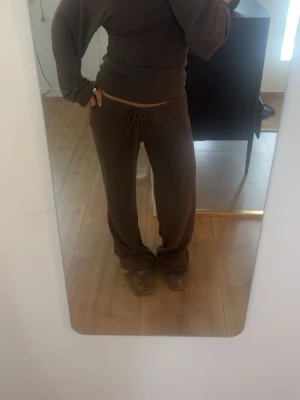 My chill pants - Nelly my chill pants som är i nyskick. Storlek xs och kan tänka mig att byta mot storlek xxs❤️