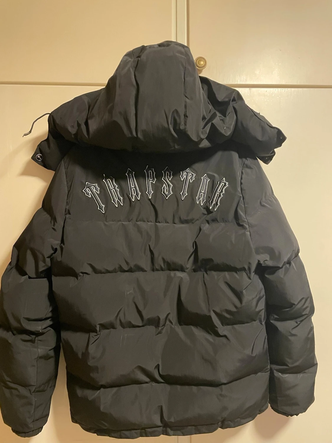 Svart pufferjacka från Trapstar - 3