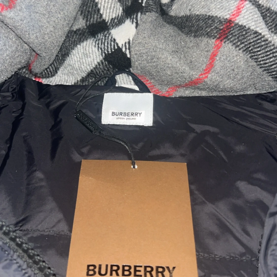 Svart pufferjacka från Burberry - 2