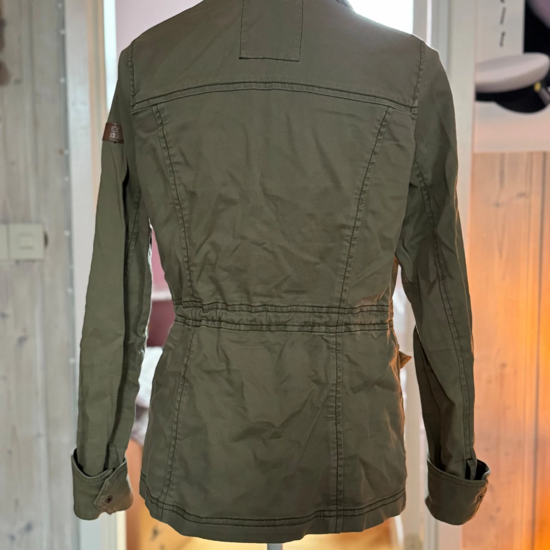 Olivgrön parkajacka från Hollister - 3