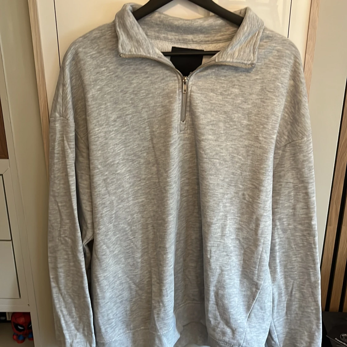 Grå half zip tröja