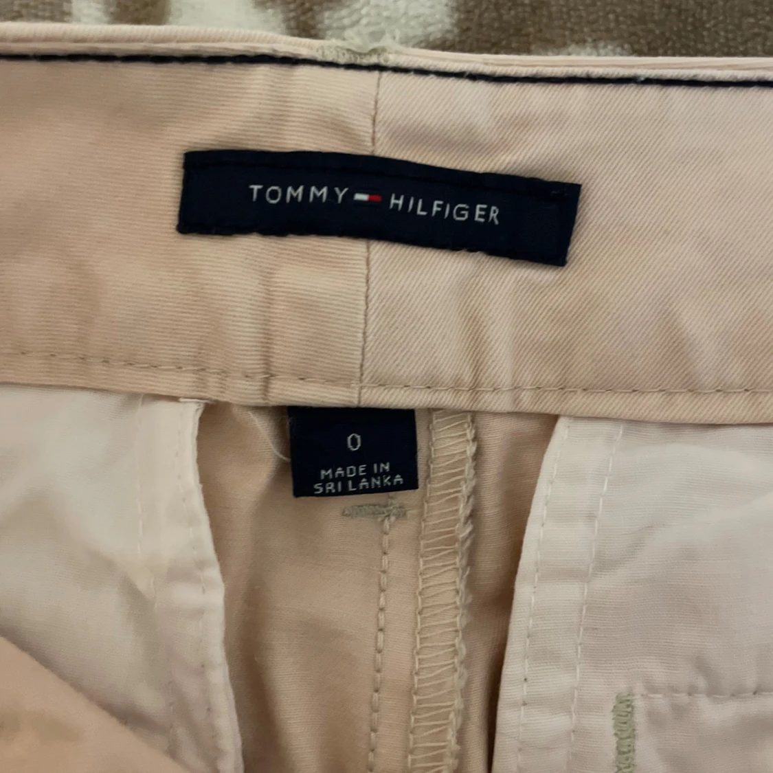 Beige shorts från Tommy Hilfiger - 3