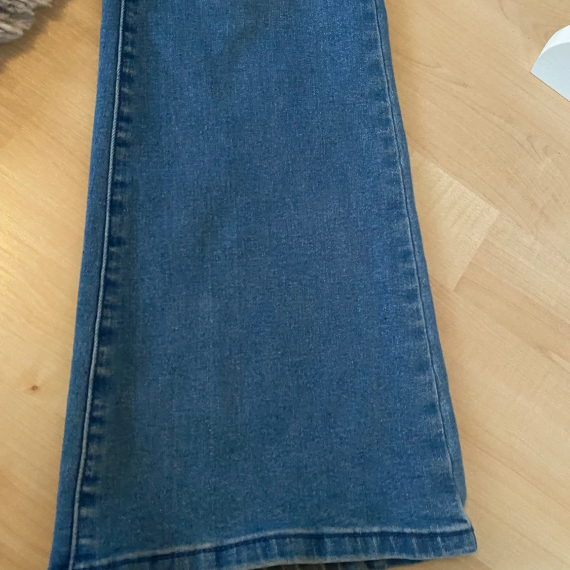Blå bootcut jeans med hög midja - 2