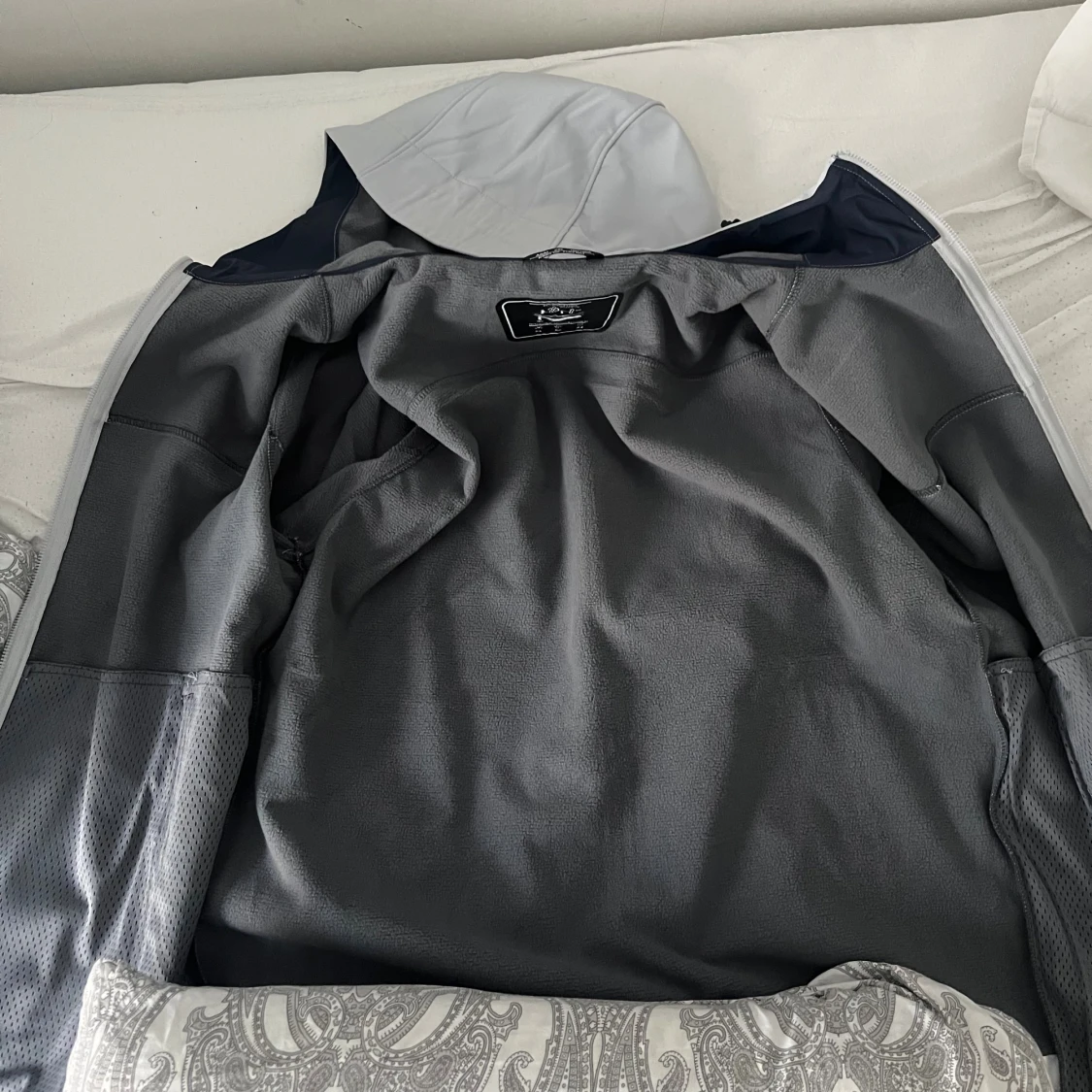 Ljusgrå vindjacka från Arc'teryx - 2