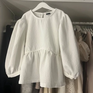 Vit blus - Jättefin vit blus från Gina!!