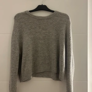 Stickad tröja  - Stickad tröja som inte kommer till användning längre