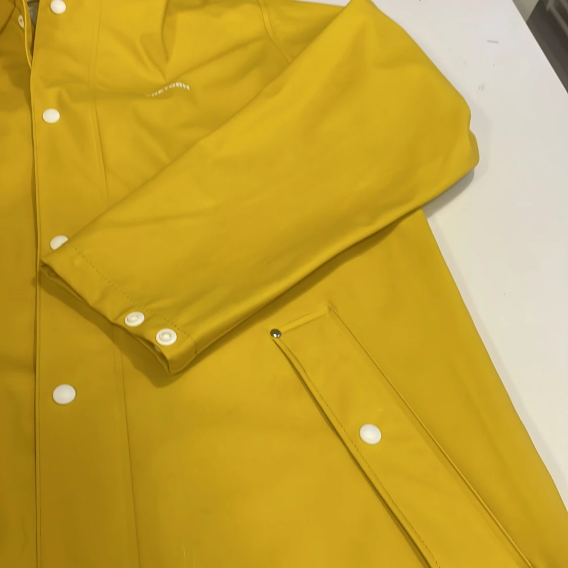 Gul regnjacka från Tretorn med huva - 4