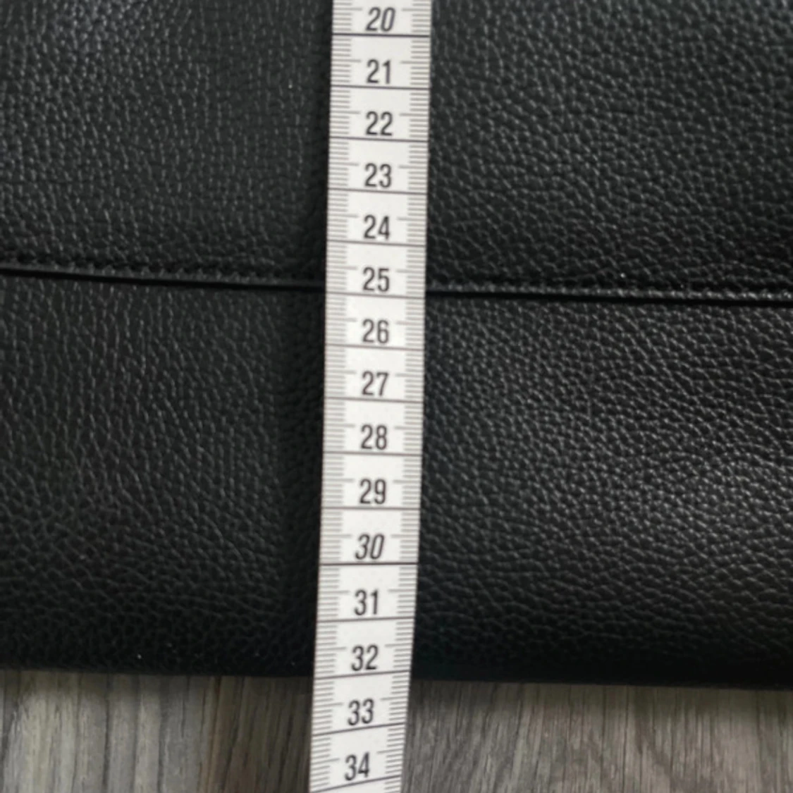 Stor svart shoppingväska i skinnimitation - 3