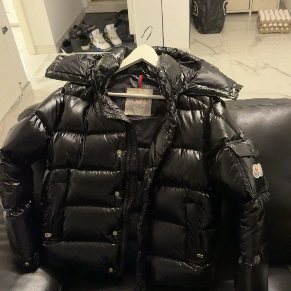 Svart Moncler pufferjacka