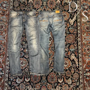 Nudie jeans grim tim - Riktigt feta nudie jeans med en riktigt skön tvätt, de är modellen grim Tim! Bra skick. Mått: Midja: 42cm Längd: 101cm Benöppning: 17cm