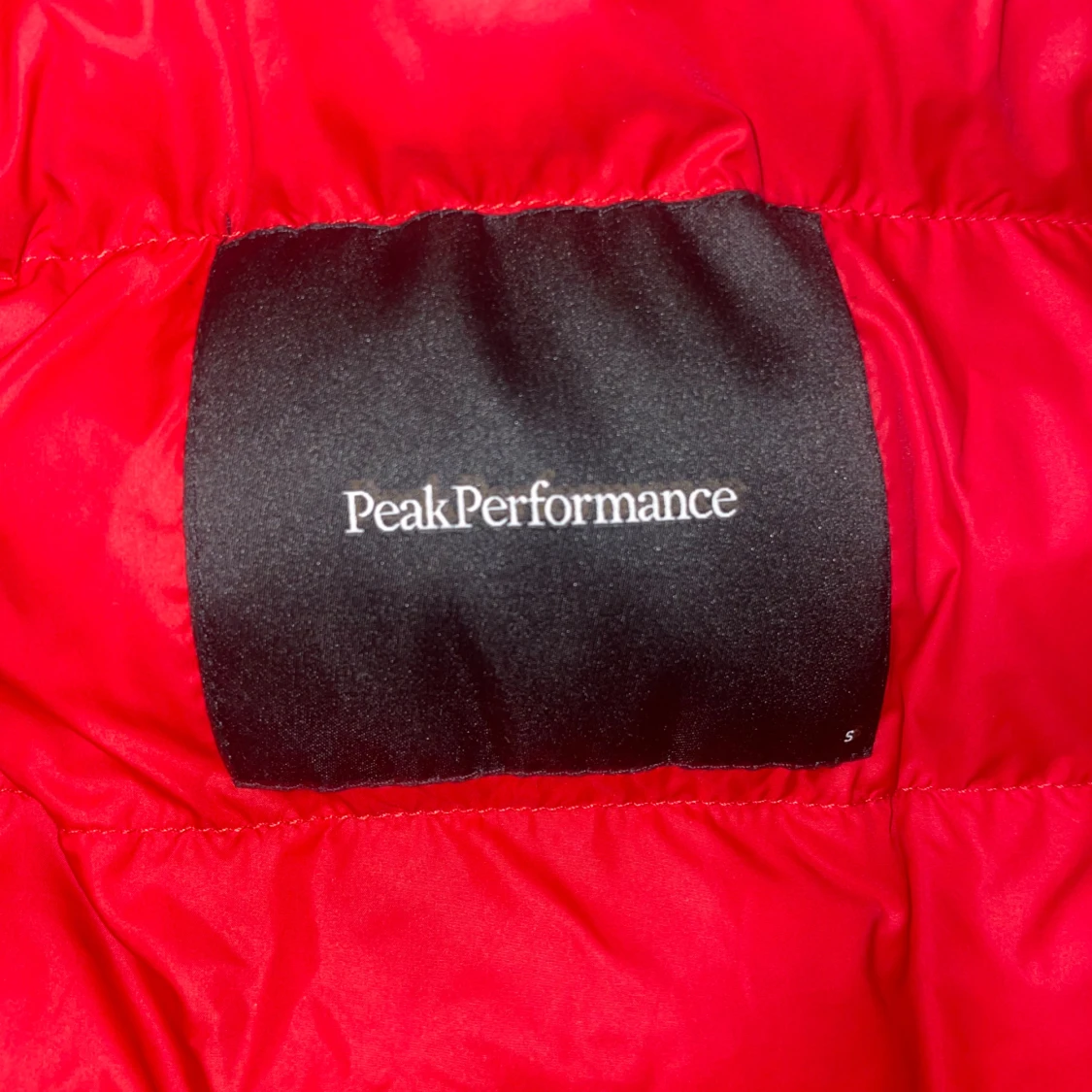 Röd pufferjacka Peak Performance xs - 2