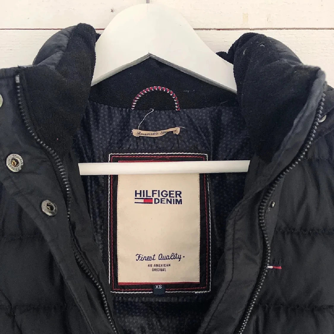 Svart vinterjacka Tommy Hilfiger - 1