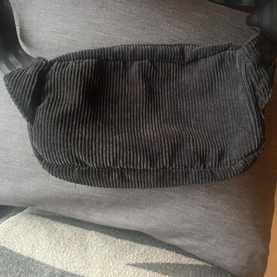 Manchester Stuhf Bag - 1