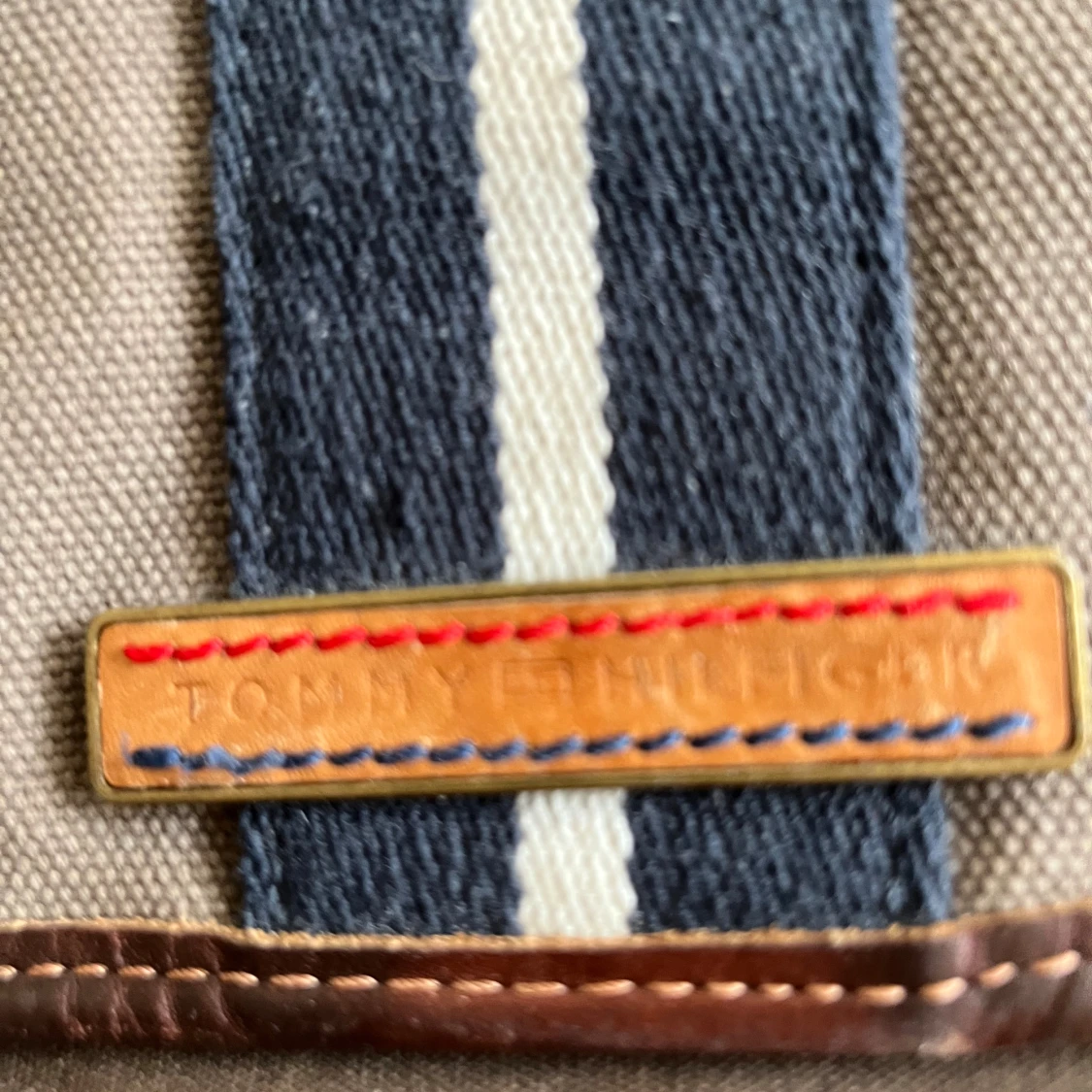 Brun axelväska Tommy Hilfiger - 2