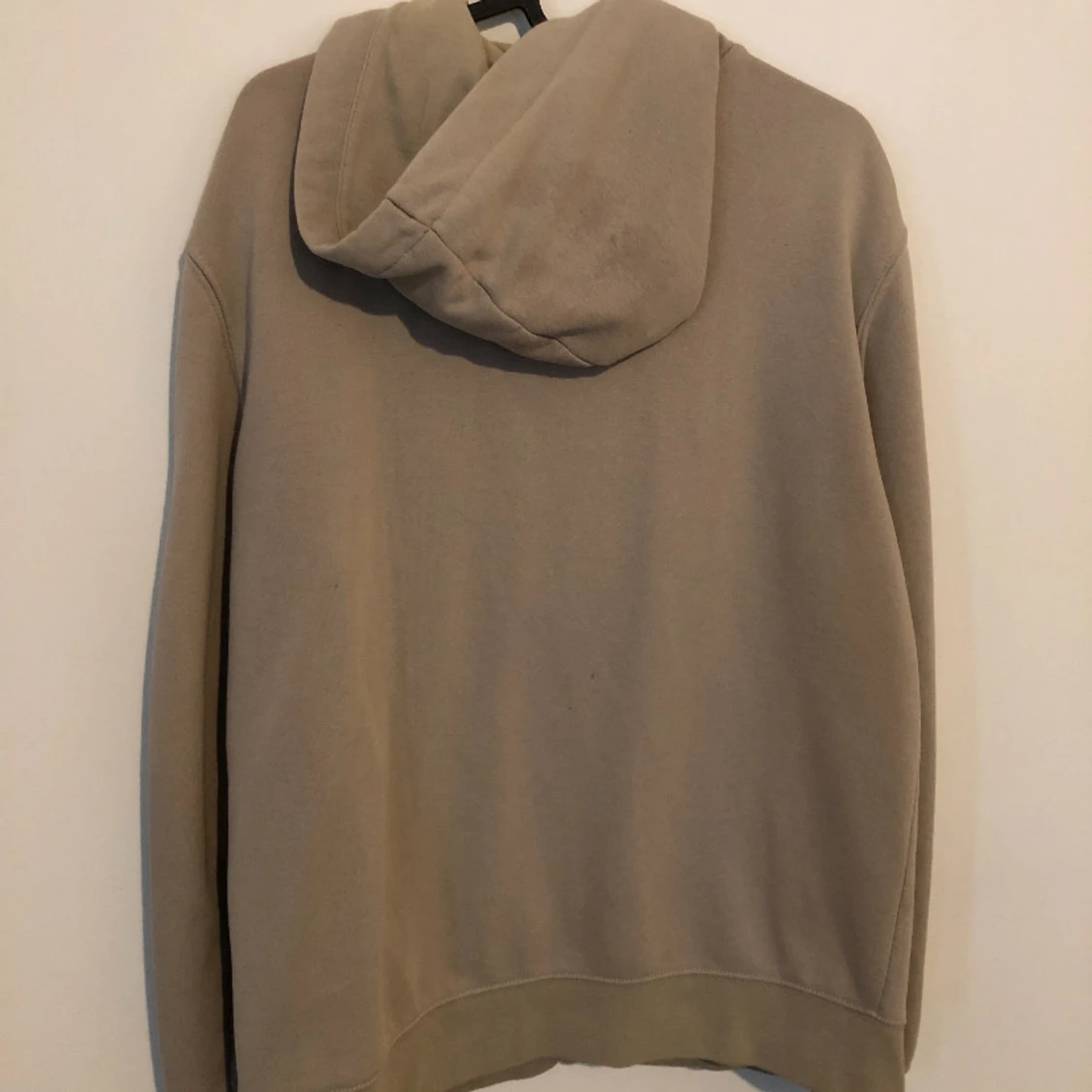 Beige hoodie med dragkedja från H&M - 1