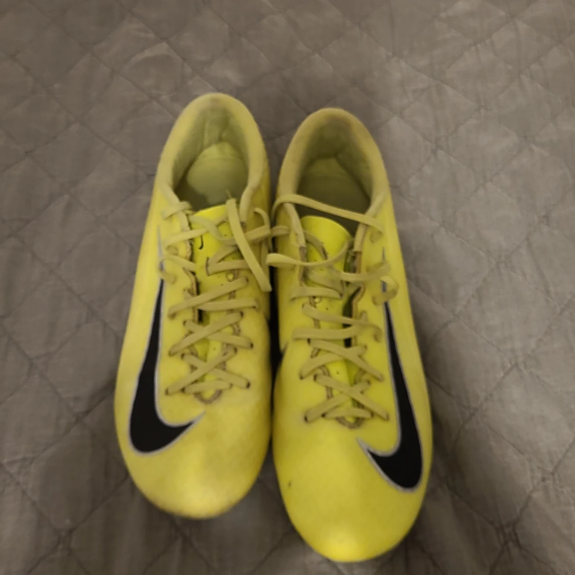 Nike Mercurial gula fotbollsskor strl 41