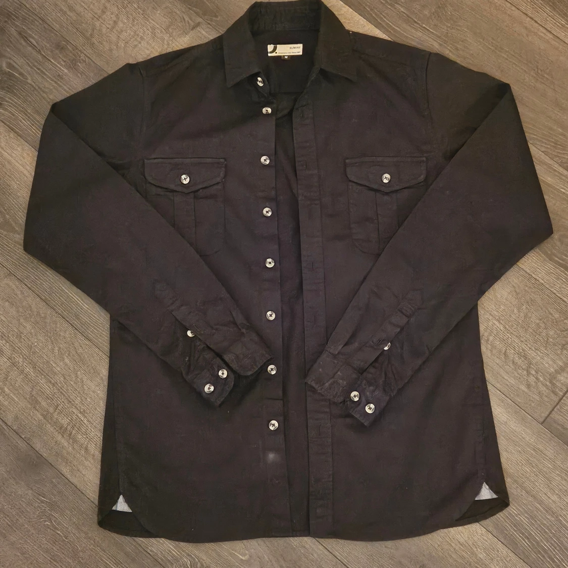 Svart skjorta från Dressmann Slim Fit