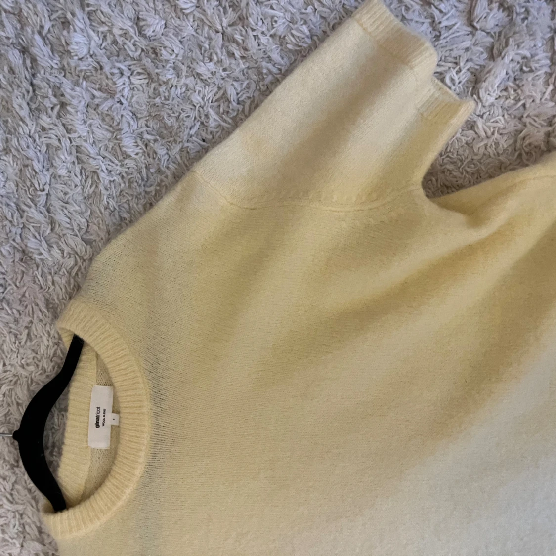 Ljusgul stickad tröja från Gina tricot  - 1