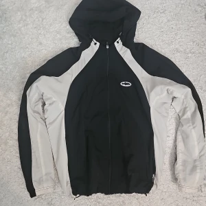 Corteiz Jacka - Snygg Corteiz jacka. Storlek is. Skick 9/10. Pris kan diskuteras