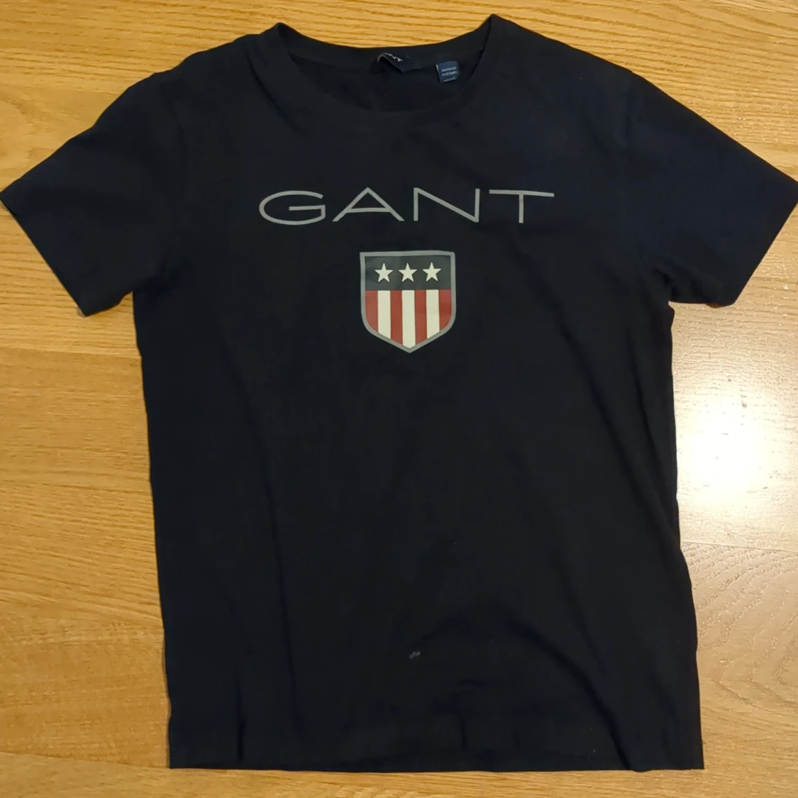 Mörkblå GANT t-shirt med logga