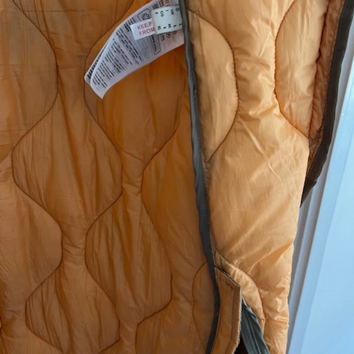 Quiltad lång pufferjacka med huva - 3