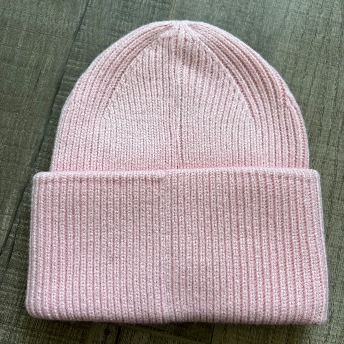 Ljusrosa ribbstickad mössa COACH IVY - 3