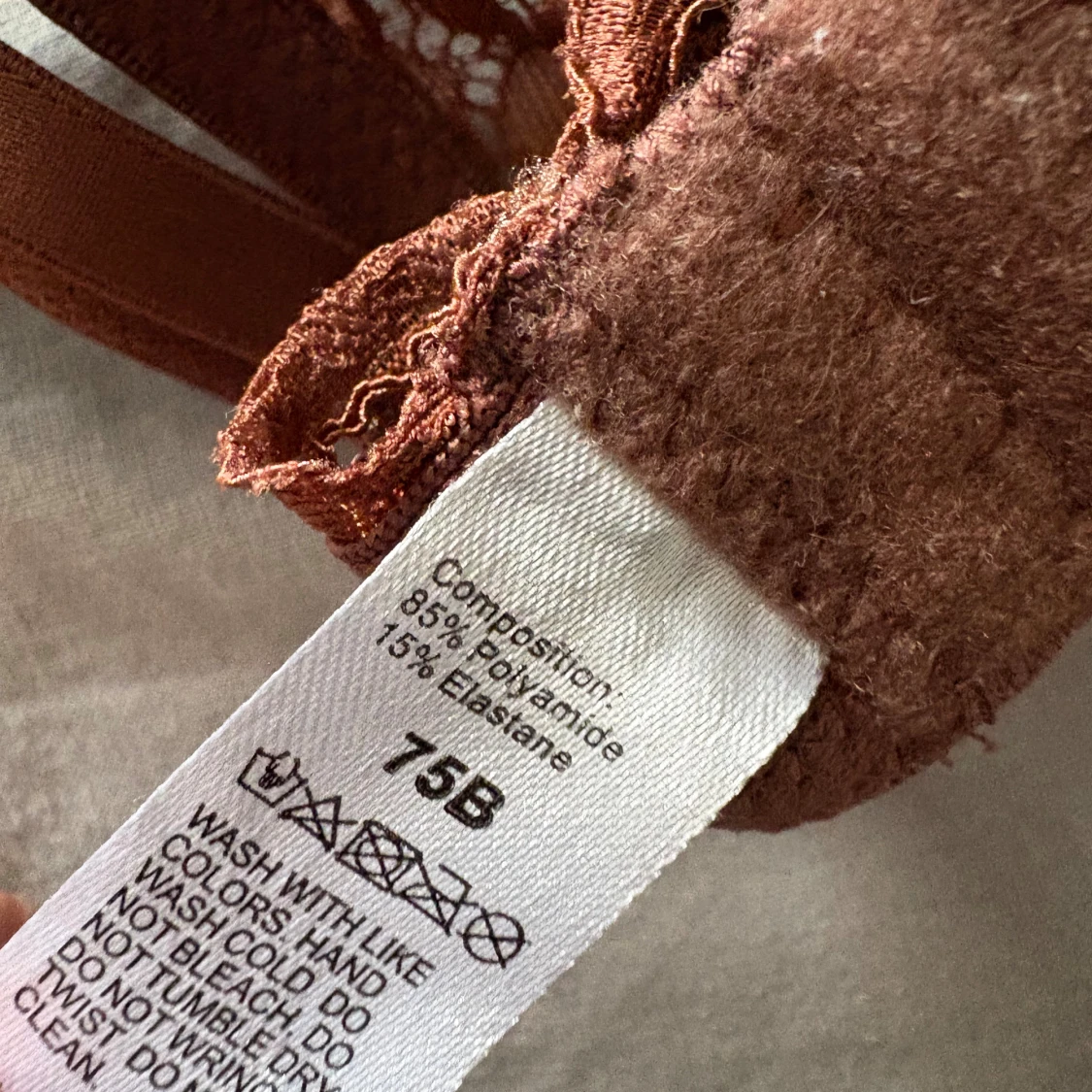 Brun spets-bh med vadderade kupor  - 2